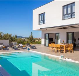 4 Bedroom Villa with Pool near Milna, Brac Island Sleeps 8 